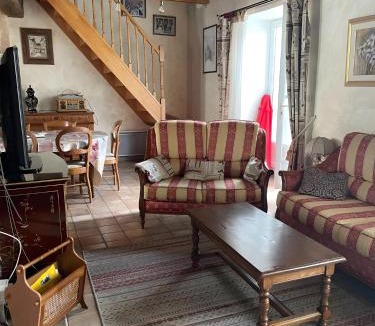Avallon House | Gite De La Griottine