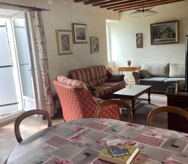 Avallon House | Gite De La Griottine
