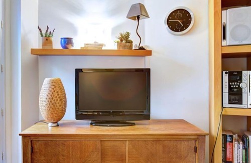 Epinettes Apartment | GuestReady - Rustic Studio in the 17th District
