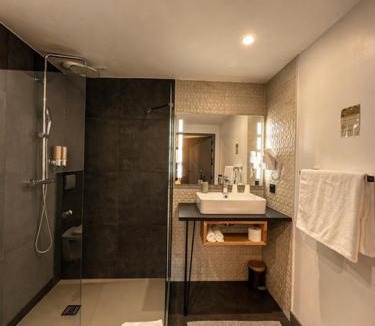 Chatte Hotel | H85