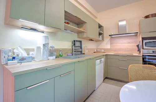 Riberac House | Holiday Home 'Le Puy Bellevue' with Private Pool, Private Terrace and Wi-Fi