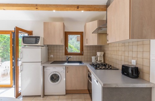 Chambonas House | House 'Les Sources Gîte Calabert' with Shared Pool, Private Terrace and Air Conditioning