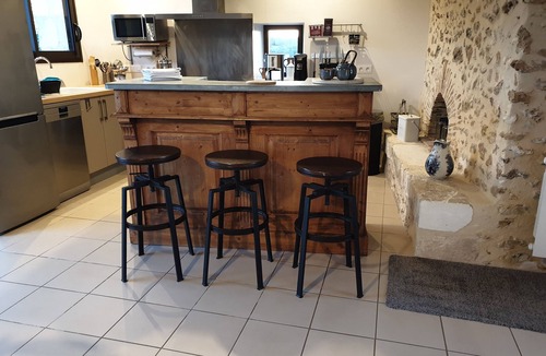 Bourrou House | House with panoramic view and private jacuzzi. Pets welcome!