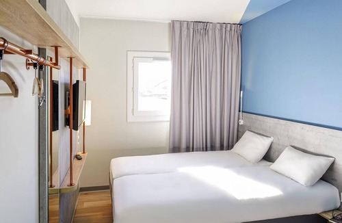 Aubenas Hotel | ibis Aubenas