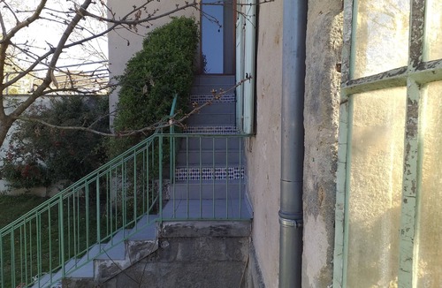 Figeac Apartment | Independent studio part of a quercynoise house.