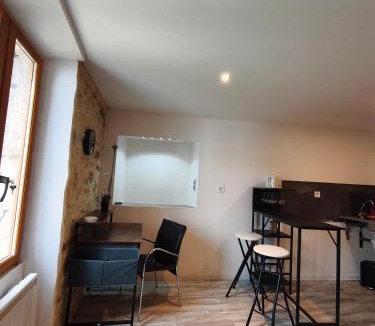 Saint-Pons-de-Thomieres Apartment | L'aube de Pierre
