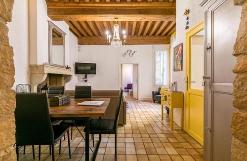 Dijon Centre Ville Apartment | L'ESCAPADE, charme et modernité en centre historique
