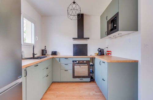Neac House | La Casa Néac - Three Bedroom House, Sleeps 6