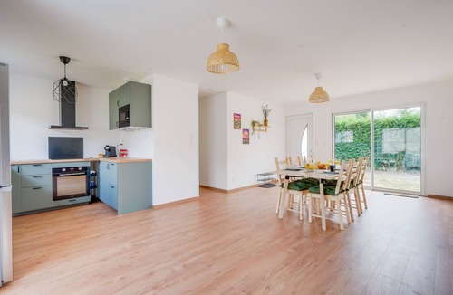 Neac House | La Casa Néac - Three Bedroom House, Sleeps 6