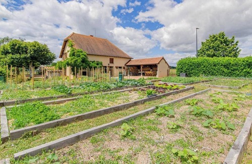 Dompierre-les-Ormes House | La Guinguette - Dompierre-les-Ormes