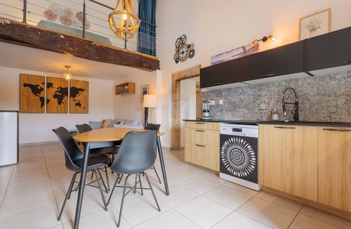 Ailhon House | La Maison Bleue du Plot – Peaceful Stone House with Pool and Garden