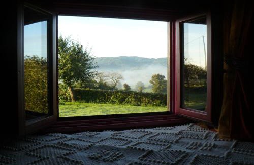 Dompierre-les-Ormes House | La Roulotte de la Fay
