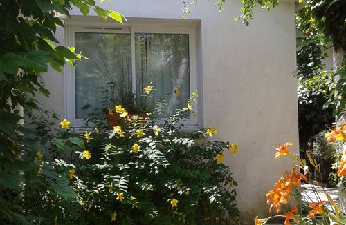 Saint-Eloi Apartment | Large studio in garden with pool