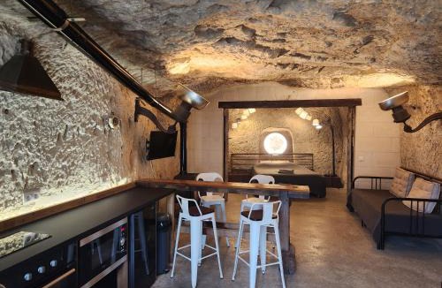 Montrichard House | LE CAVERNACLE