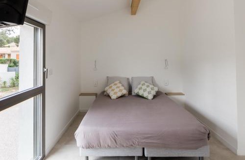 Carnoux-en-Provence Apartment | Les Calanques - Clim et Jacuzzi