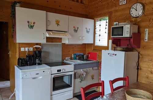 Saint-Floret Ski Chalet | Les chalets de La vigne grande, LE CHAMAROUX Quiet in a green setting