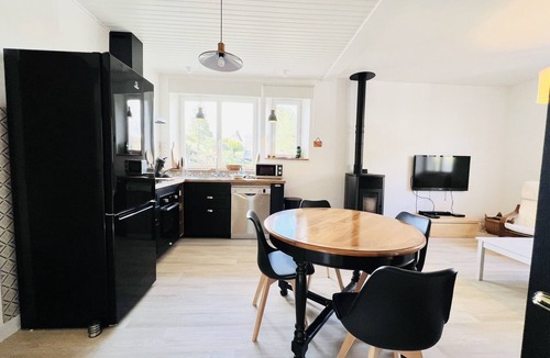 Rencurel House | Magnificent renovated stone house -1st floor 70m², 5 pers - terrace - garden