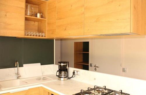 Saint-Cirq-Lapopie Other | Mobil-home climatisé - 6 pers. - API-1-52-2311