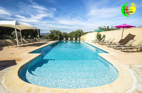 Joyeuse House | Modern cottage, swimming pools, playground, village of enclosed and tree-lined cottages