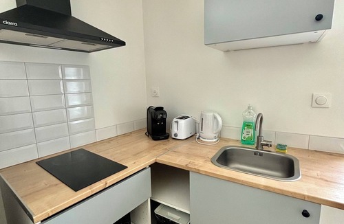 La Gare Apartment | Modern studio with mezzanine, located a stone's throw from Clermont-Ferrand station