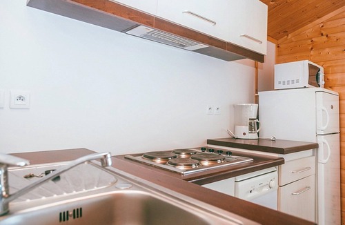 Monclar-de-Quercy Cottage | Monclar Escape with Tennis & Shared Pool
