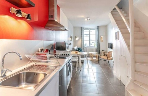 Victor Bach - Saint Louis Apartment | ✨ Quiet & central duplex apartment – ​Wifi, near Rhône & Parc Blandan