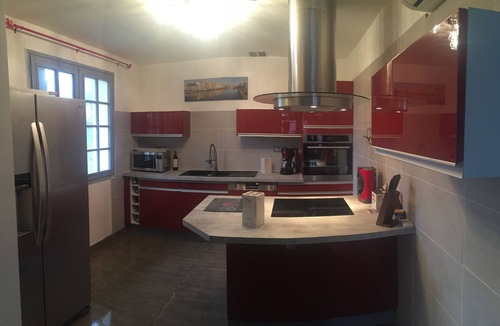 Saint-Pee-sur-Nivelle House | RENOVATED BASQUE HOUSE 8 BEDROOMS CLIM WIFI NEAR LAKE, OCEAN GARDEN, PETS OK