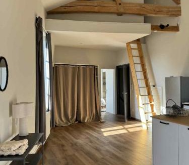 Eymet Apartment | Royal View