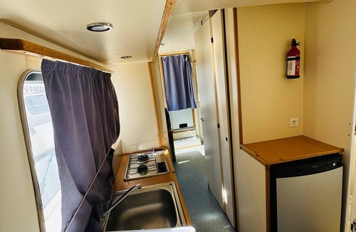 Colombiers Boat Rental | Secure boat at dock - 6 guests