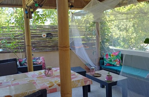 Quissac House | Studette climatisée, Terrasse 18m2, Grande Piscine et Grand Parking