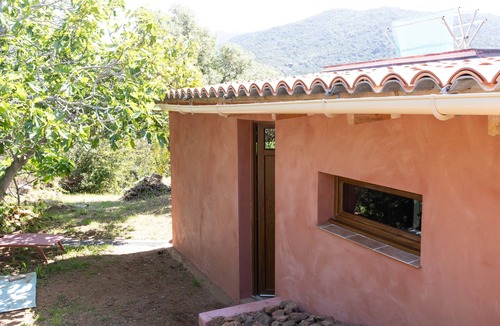 Osani Apartment | Studio Apartment 'De Mammo' with Mountain View, Wi-Fi and Air Conditioning