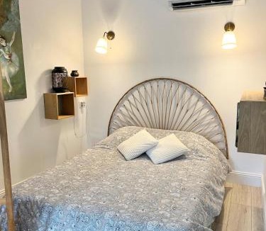 Trevoux Apartment | Studio Artiste au cœur des ruelles médiévales