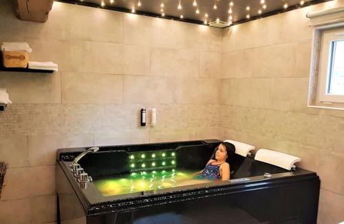 Arbigny Other | Studio avec jacuzzi privatif - 6 pers. - API-1-52-1964
