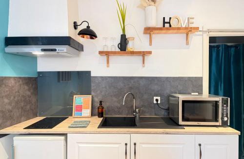 Moulins Apartment | Studio Boho-Chic en hyper-centre de Moulins au calme avec Parking en face