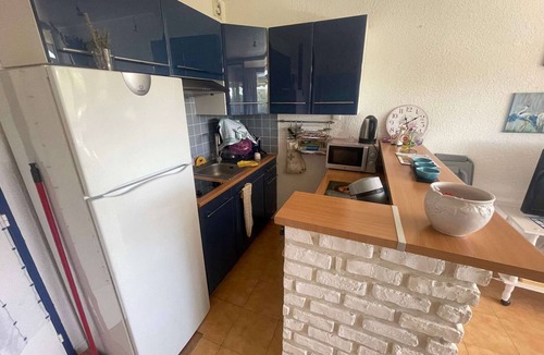 La Petite Motte Apartment | Studio Cabin with Pool View, Private Parking