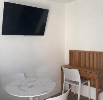 Corte Apartment | Studio climatisé avec terrasse privative