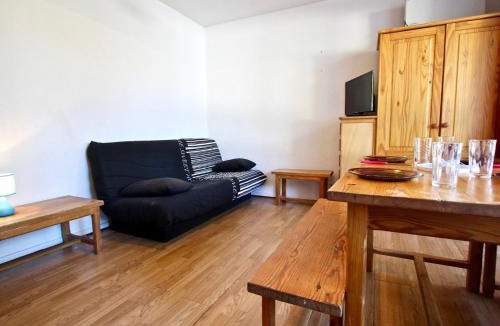 Chamrousse Apartment | Studio douillet près des pistes, accepte animaux - FR-1-340-167
