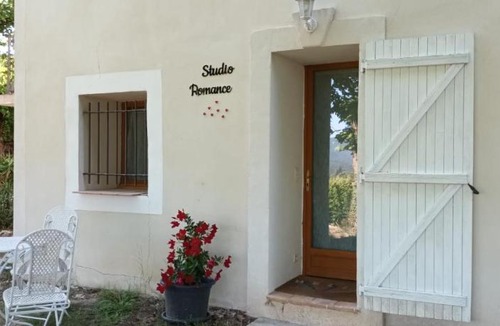 Carnoules Apartment | Studio Romance