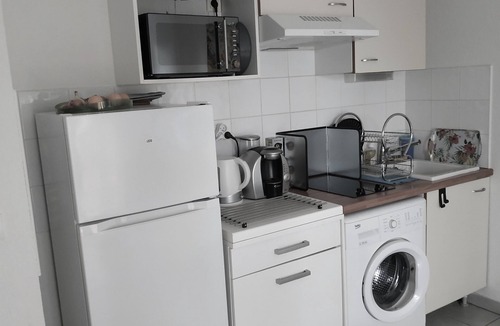 Saint-Paul-les-Dax Apartment | Studio with terrace, ideal for curists