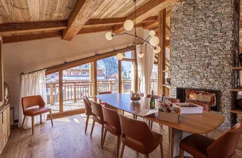Le Praz Ski Chalet | Stunning chalet with sauna and pets allowed in Courchevel