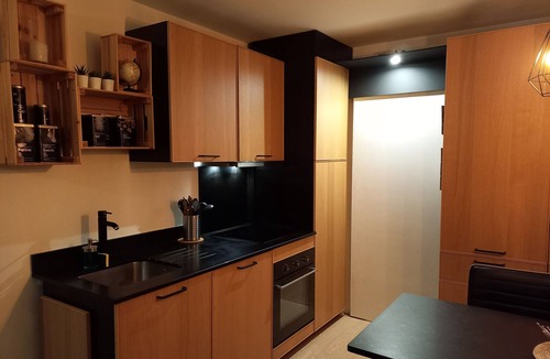 Hyeres Apartment | T2 duplex+2 large terraces on Hyères harbor,4 pers, 5 mn walk to beaches !