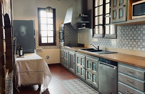 Saint-Hippolyte-le-Graveyron House | Typical Provencal farmhouse