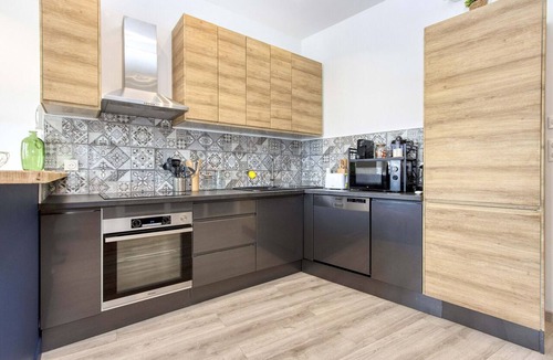La Ciotat Apartment | Vairo. Bright duplex, port view, AC