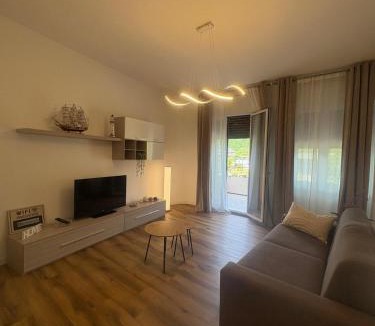 Roe Apartment | Valley House