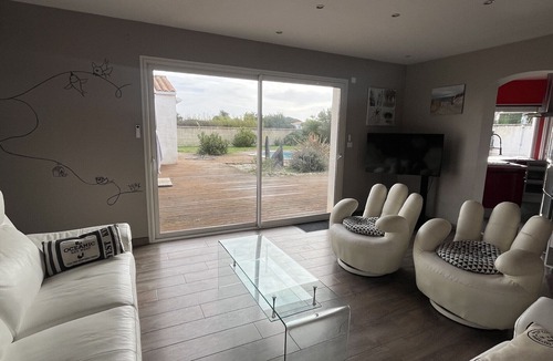 L'Echardiere Villa | Villa Oyala with heated pool, spacious and