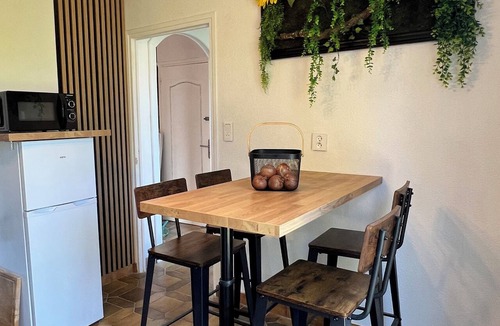 Nohanent House | Villa Papillon: Accommodates 2 to 6 People, Clermont-Ferrand