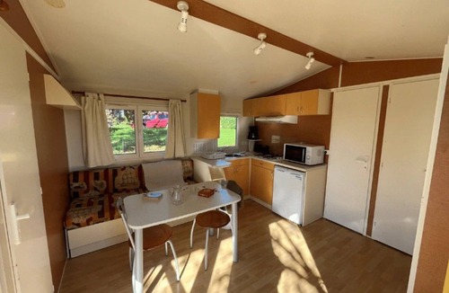 Prailles House | ZEcamping 2 étoiles piscine chauffée mobil-home TV 25m2 5 pers