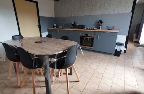 Le Change House | ZEcamping 3 étoiles piscine chauffée pet friendly locatif TV LV BBQ
