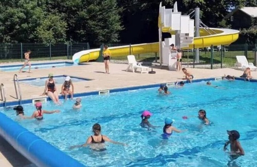 Secondigny House | ZEcamping 4 étoiles familial piscine chauffée locatif BBQ 19m2 4 pers