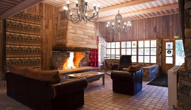 100m from shops, fitness, swimming pool, sauna, fireplace or stove, tv, ski locker, 200m², Les Arcs